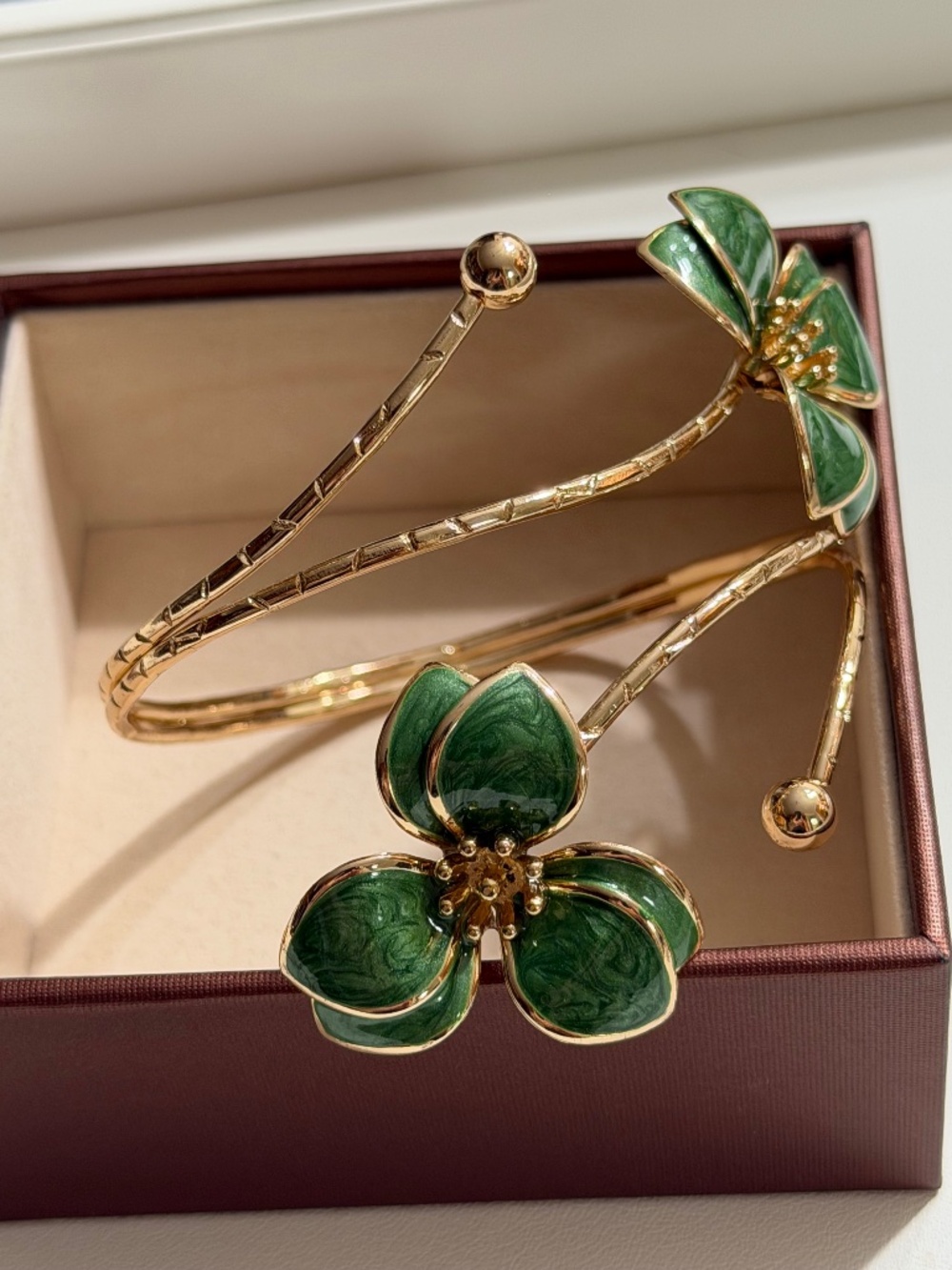 Vintage Golden Green 3-Petal Flower Oil Dripping Enamel Open Bracelet Adjustable